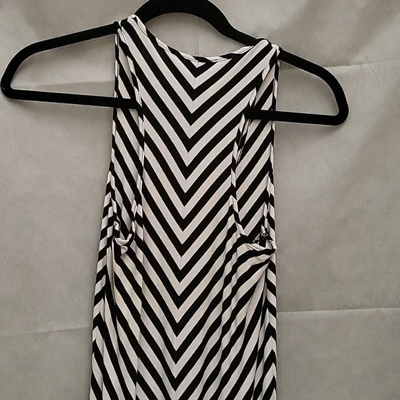 Bebe maxi chevron stripes dress, size Medium beige and black. - Picture 5 of 7